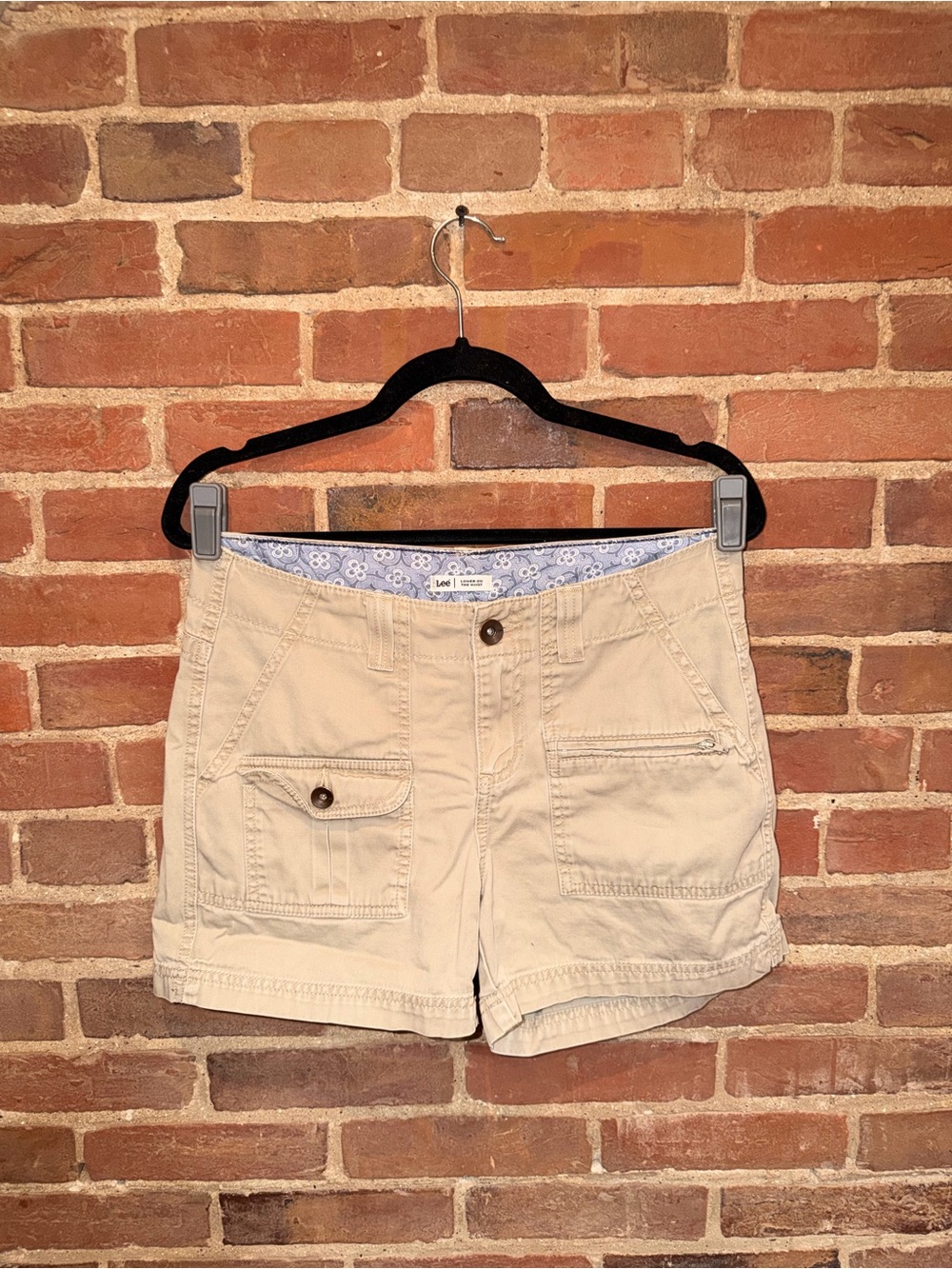 Lee Womens Light Beige Cargo Shorts Floral Band Sz 4